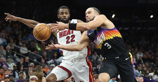 维金斯：狄龙打出了自己的风格 他在进攻端进步明显